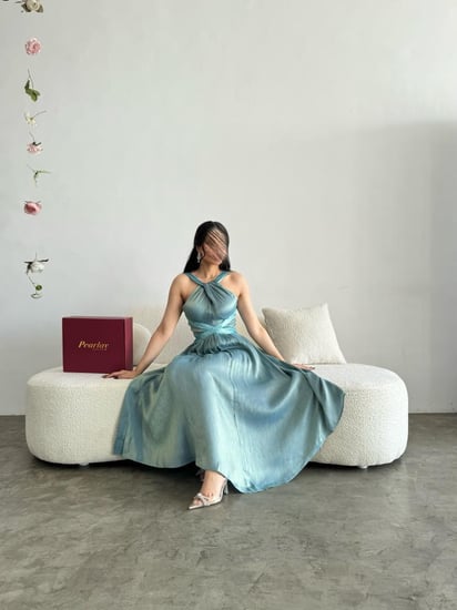 فستان سماوي مع ترتر