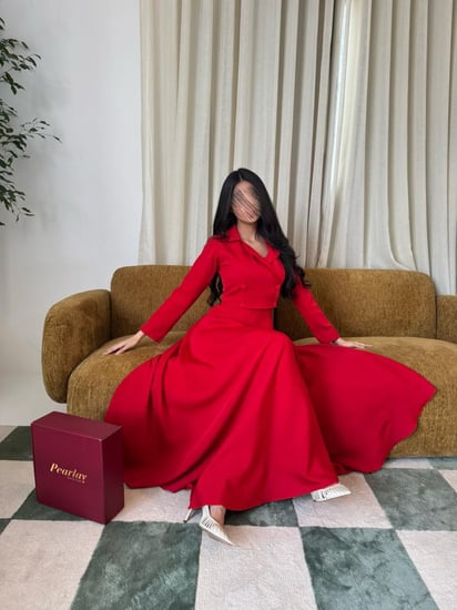 طقم أناقة الكرز الأحمر – جاكت وفستان