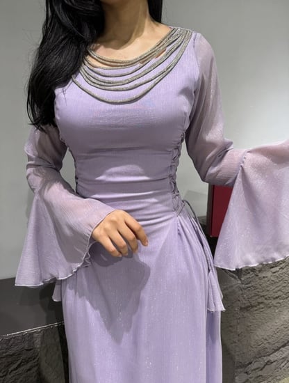 فستان كريستال بأكمام طويله