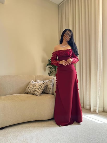 فستان سهره ورود احمر بأكمام طويله