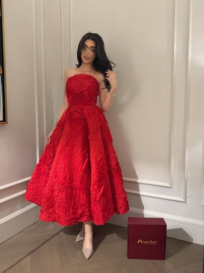 فستان Red Rosette Gown