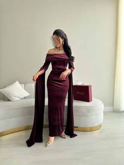 فستان مخمل عنابي طويل
