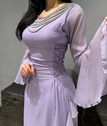 فستان كريستال بأكمام طويله