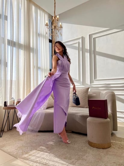 فستان سهره بذيل من الجانب