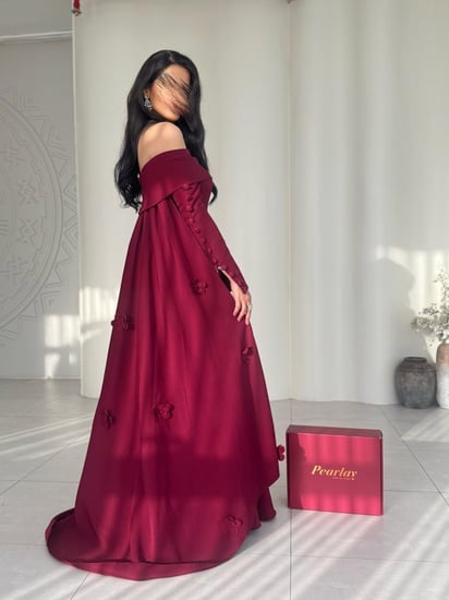 فستان كارمن الكرزي