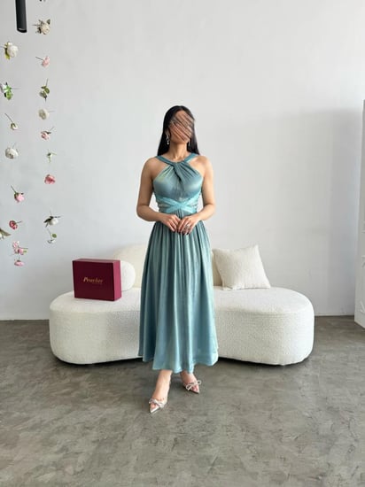 فستان سماوي مع ترتر