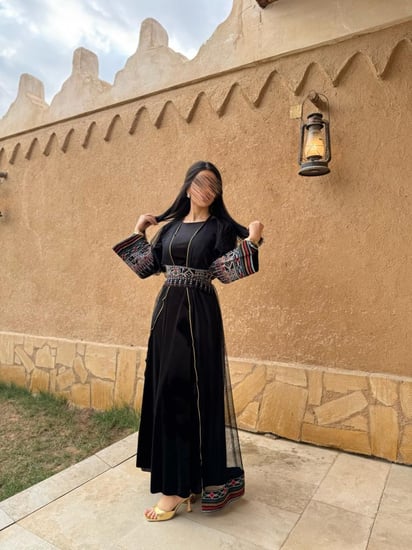 جلابية التأسيس مخمل مع حزام وشال ونشل