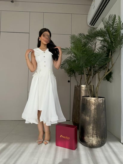 فستان رينيا الأبيض