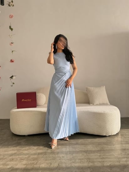 فستان سماوي ناعم