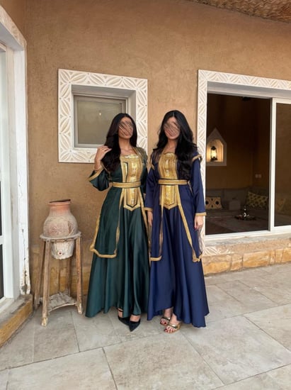 جلابية التأسيس الملكية – اخضر مطرّز بالذهبي