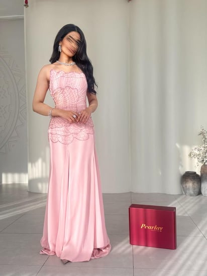 فستان روز شيفون  مطرّز بالكريستال الوردي