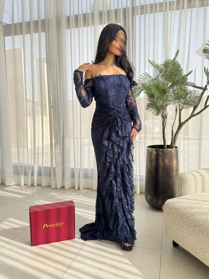 فستان دانتيل نيفي ألور