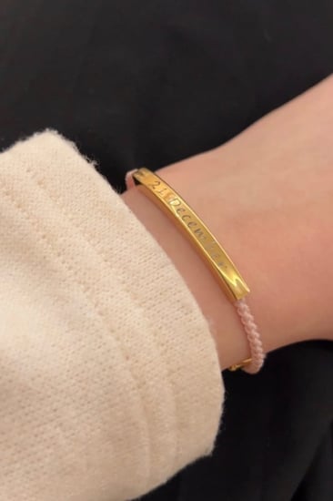 اسواره ذهبيه بخيط ملون حبه واحده