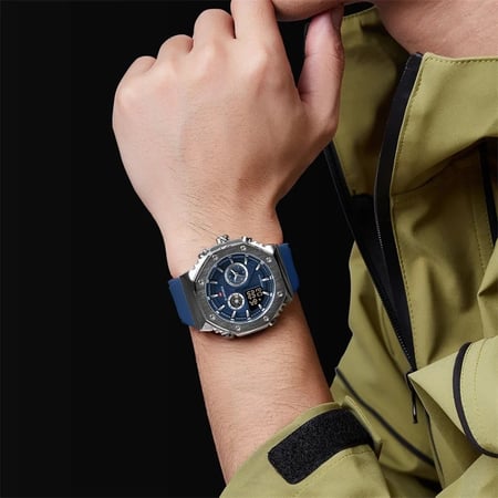 ساعة يد فاخرة نافيفورس