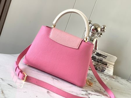 LV Capucines MM 31cm