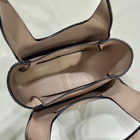 Prada 18cm