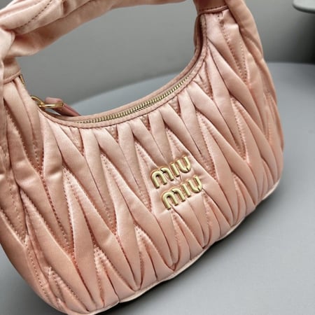 Miu Miu 20cm