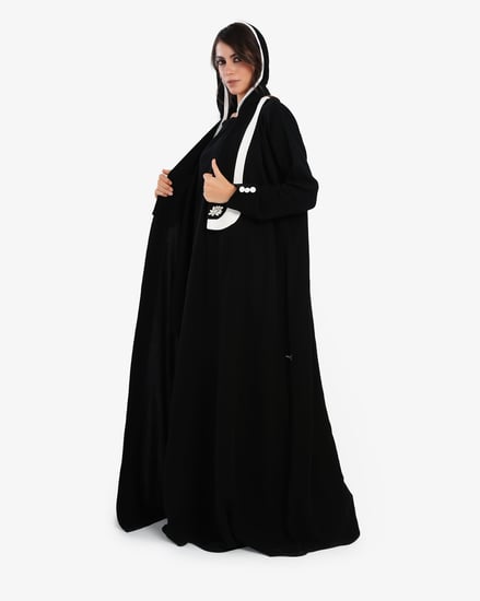 فستان مع عباية