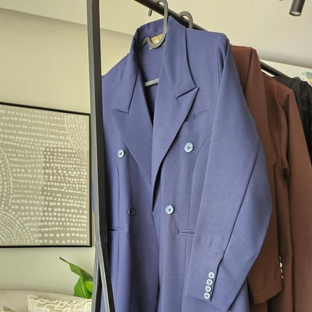 درجة اللون الكحلي