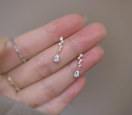 اقراط الندى