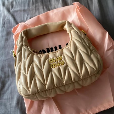 ( بيج ) Miu Miu - Beige