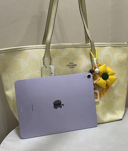 coach   ( كوتش اصفر )