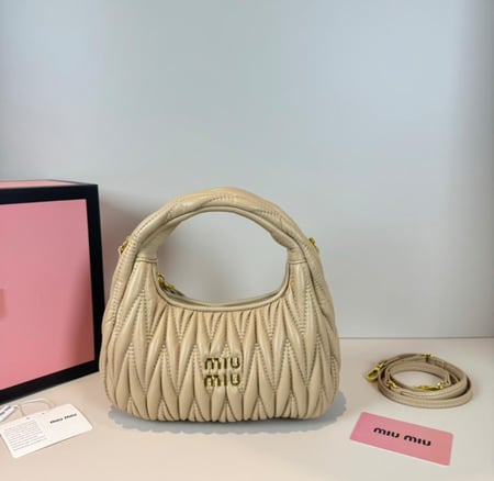 ( بيج ) Miu Miu - Beige