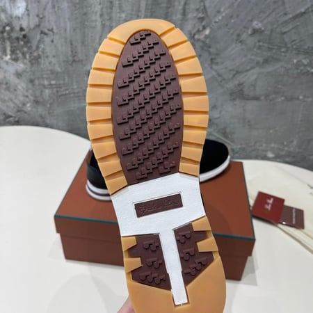 The Gift of Kings® 360 Lp Flexy Walk Sneaker