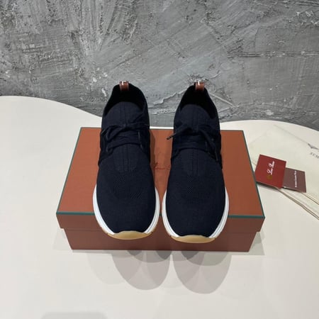 The Gift of Kings® 360 Lp Flexy Walk Sneaker