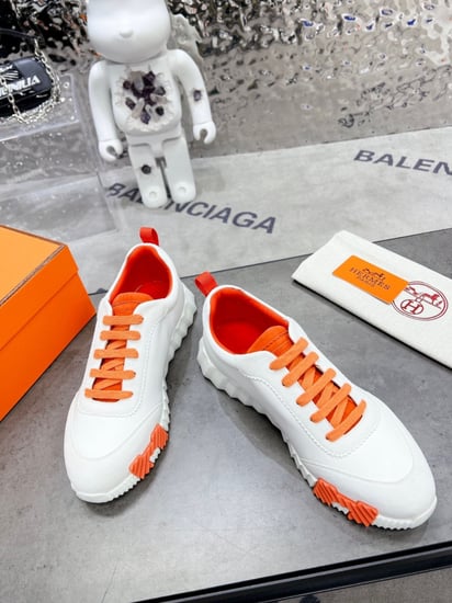 Bouncing sneaker