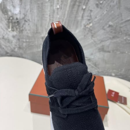 The Gift of Kings® 360 Lp Flexy Walk Sneaker