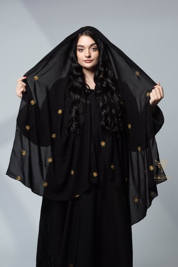 طرحة سوداء بتطريز ذهبي Z7019