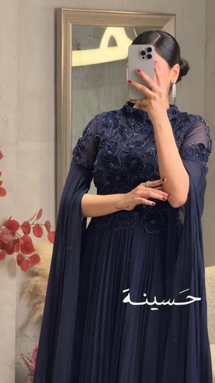 فستان كحلي غامق بلمعة أنيقة