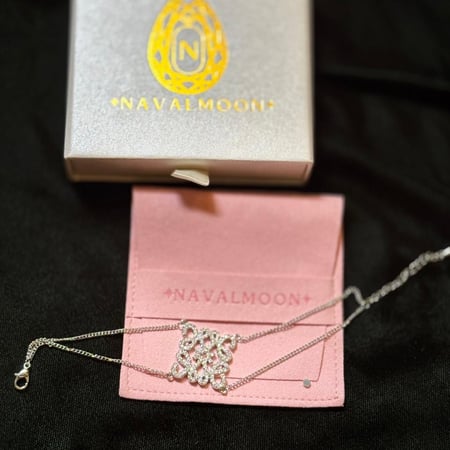 اسوارة لويفي بكريستال