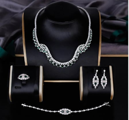 طقم لادونا فضة