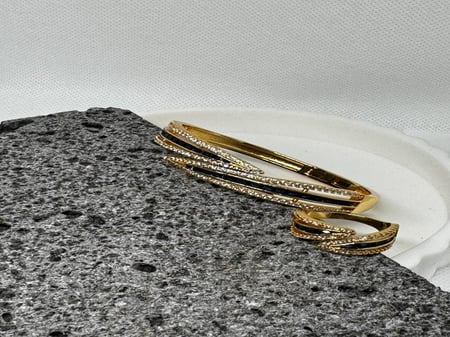 سوارة ليليان مع خاتم