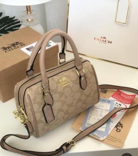 شنطة كوتش coach