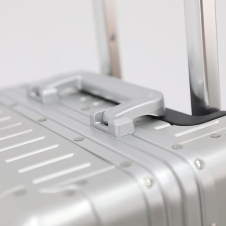 حقيبة ألومينيوم صلبة  ترانك شو من ماركة جيس مقاس  كبير