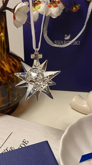 تعليقة أنيقة للسيارة 01