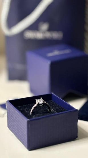 خاتم فاخر بتصميم مميز ولون ثابت