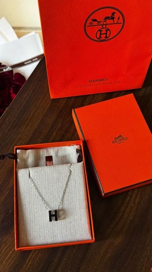 سلسلة نسائية رقم 03 بتصميم فاخر ومميز