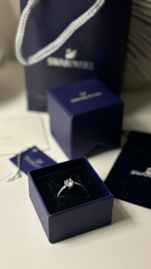 خاتم فاخر بتصميم مميز ولون ثابت