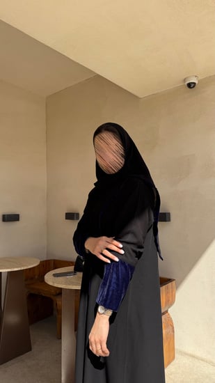 عباية نص كلوش مخمل كحلي