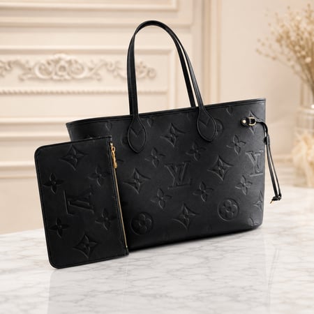 شنطة جامعية Louis Vuitton