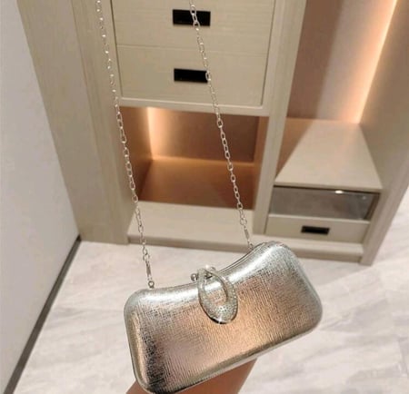 حقيبة يد أنيقة مناسبة للحفلات