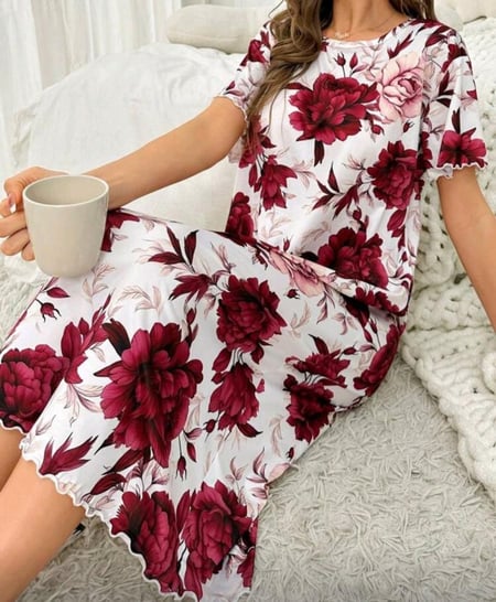 روب نوم نسائي بطبعة زهور