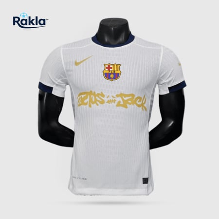 تيشيرت برشلونة ترافيس أبيض