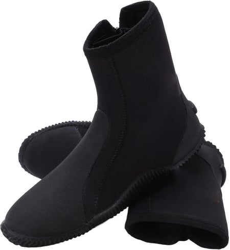 حذاء الماء والسباحة