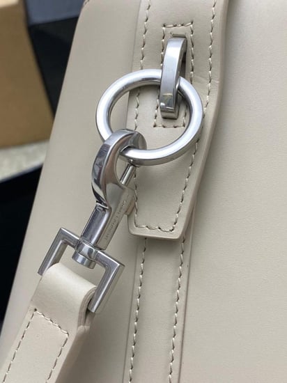 سان لوران مقاس 20 cm