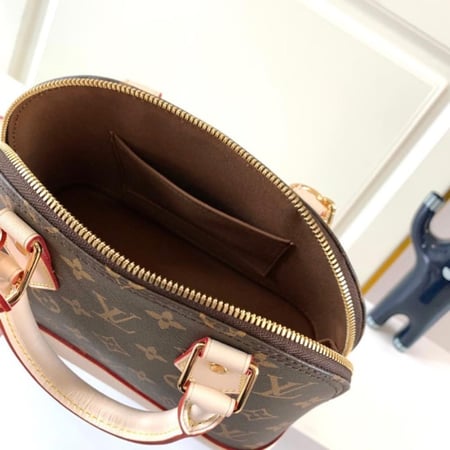 لوي فيتون مقاس 23.5 cm